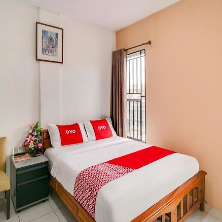 Nongsa Oyo 90024 Botania Homestay & Cafe מראה חיצוני תמונה