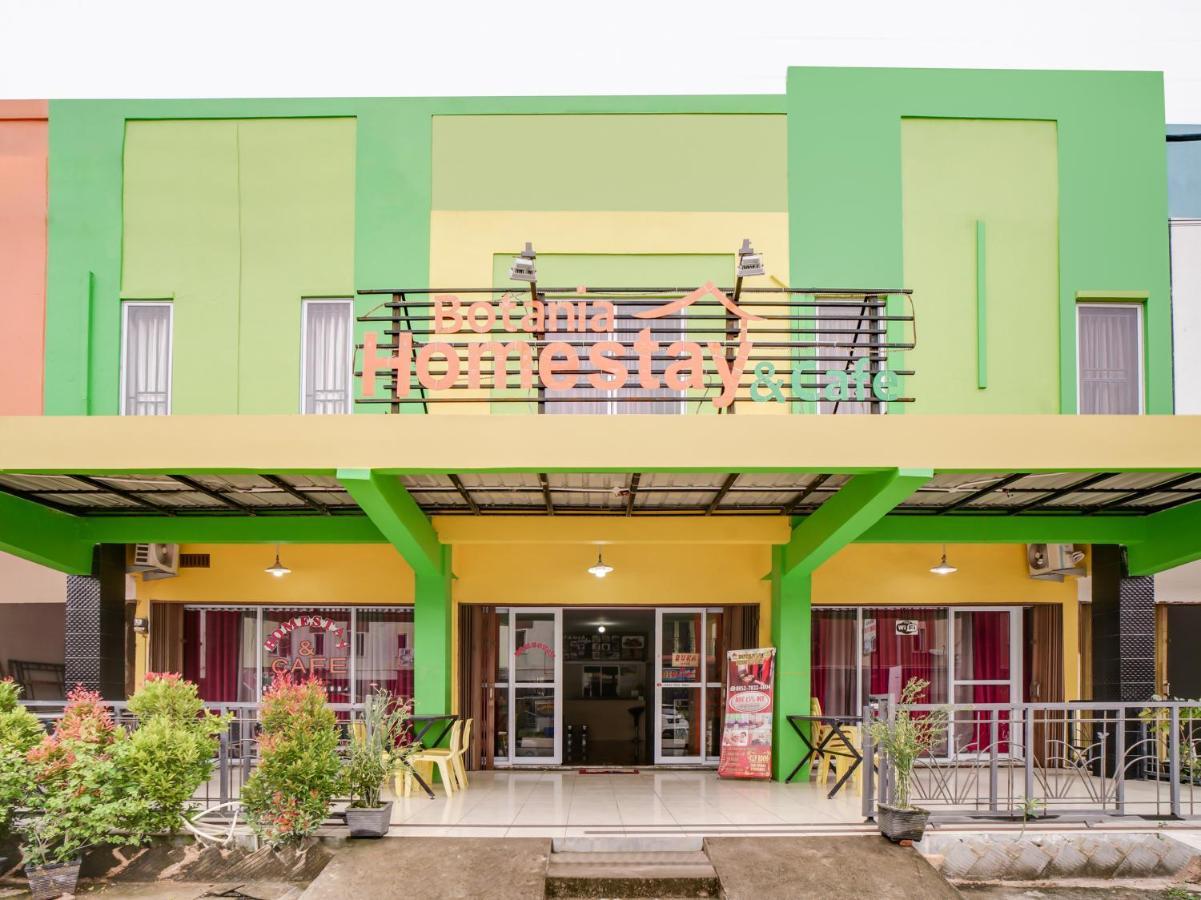 Nongsa Oyo 90024 Botania Homestay & Cafe מראה חיצוני תמונה