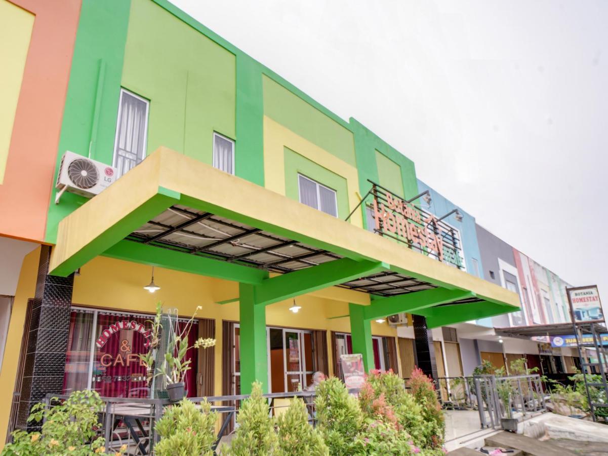 Nongsa Oyo 90024 Botania Homestay & Cafe מראה חיצוני תמונה