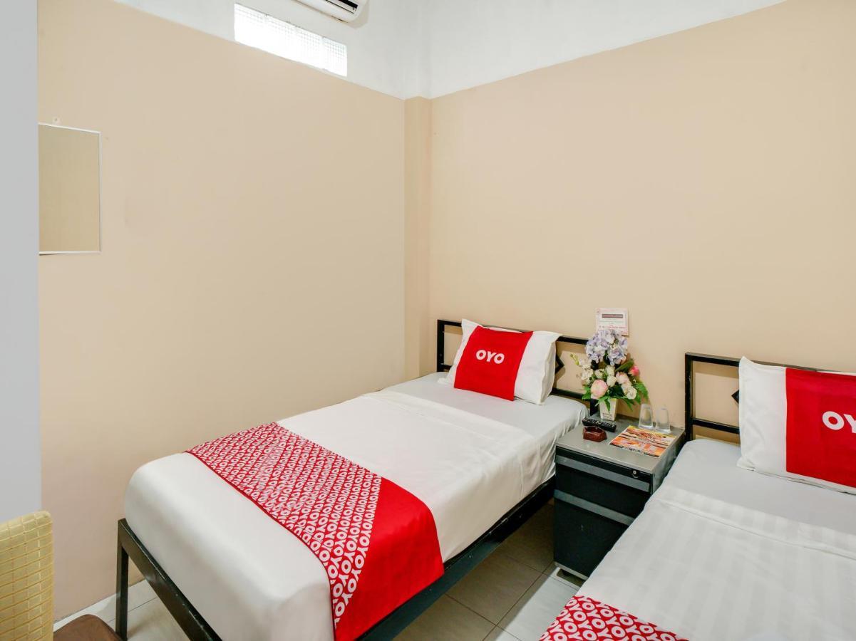 Nongsa Oyo 90024 Botania Homestay & Cafe מראה חיצוני תמונה