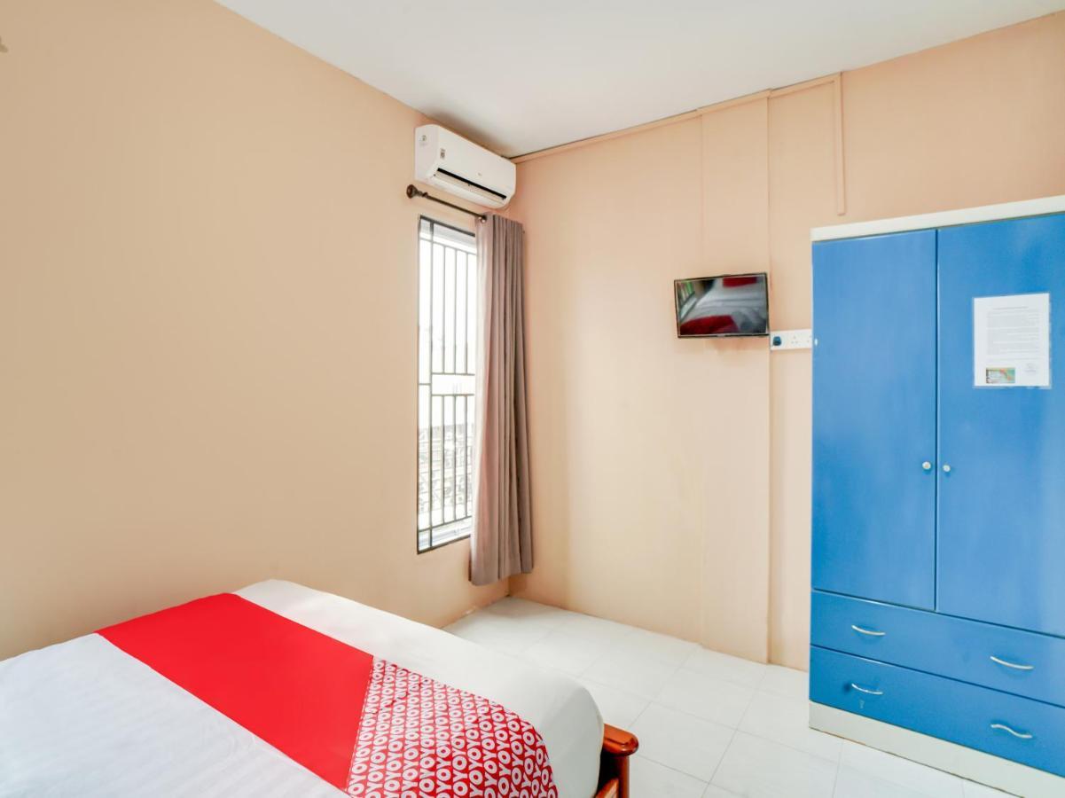 Nongsa Oyo 90024 Botania Homestay & Cafe מראה חיצוני תמונה