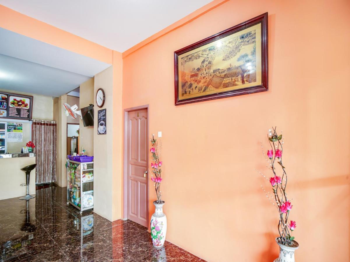 Nongsa Oyo 90024 Botania Homestay & Cafe מראה חיצוני תמונה