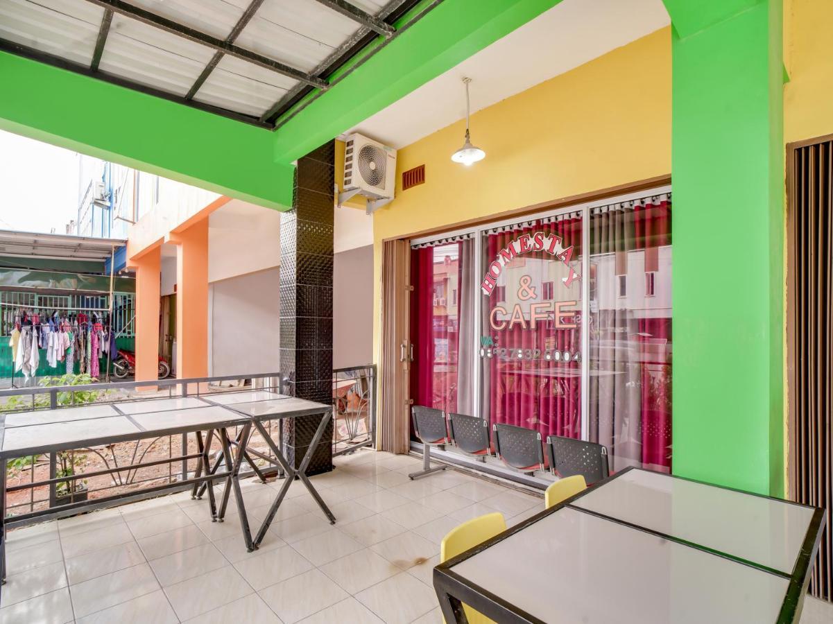 Nongsa Oyo 90024 Botania Homestay & Cafe מראה חיצוני תמונה