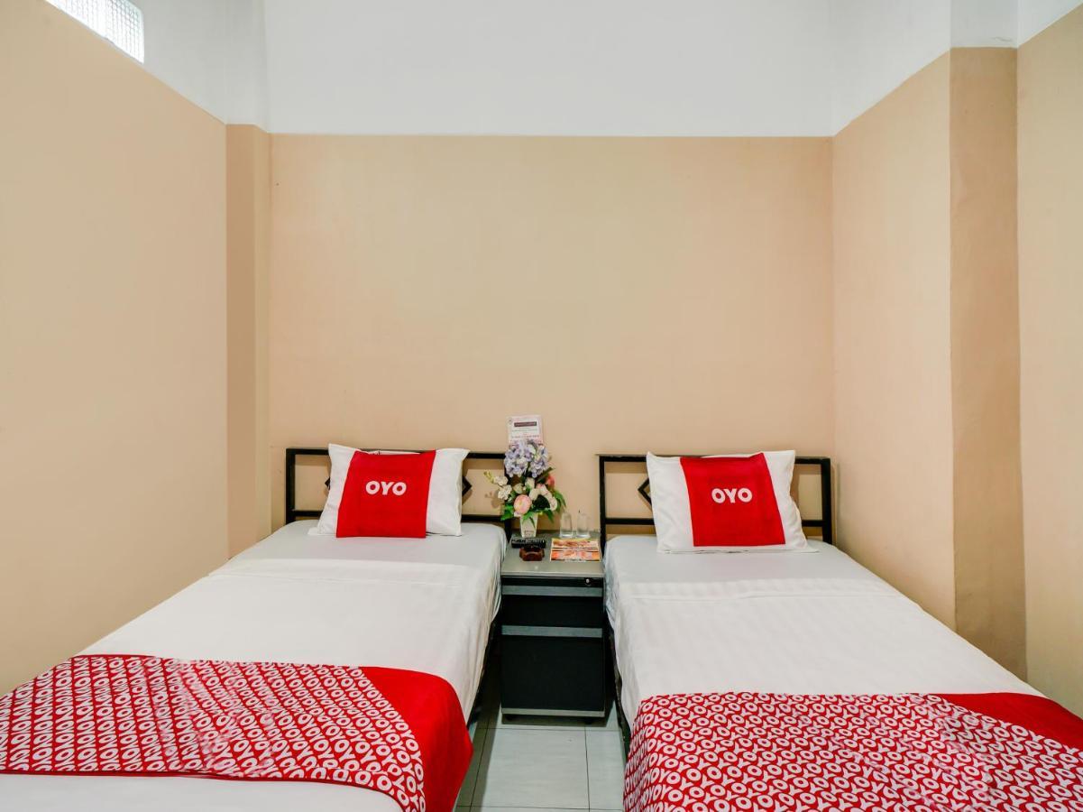 Nongsa Oyo 90024 Botania Homestay & Cafe מראה חיצוני תמונה