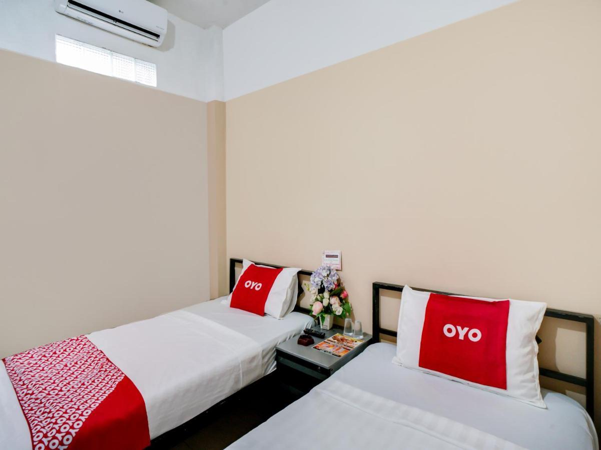 Nongsa Oyo 90024 Botania Homestay & Cafe מראה חיצוני תמונה