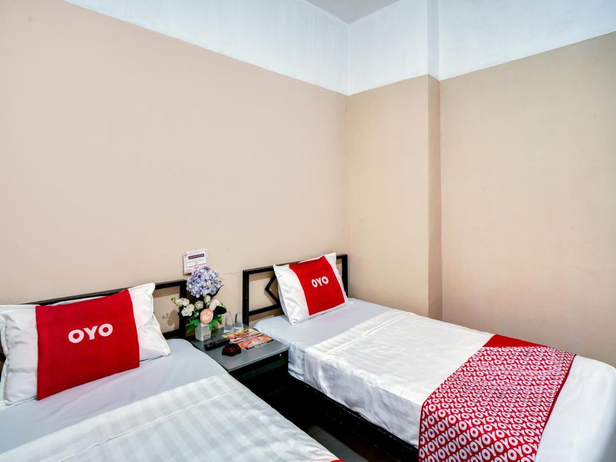 Nongsa Oyo 90024 Botania Homestay & Cafe מראה חיצוני תמונה