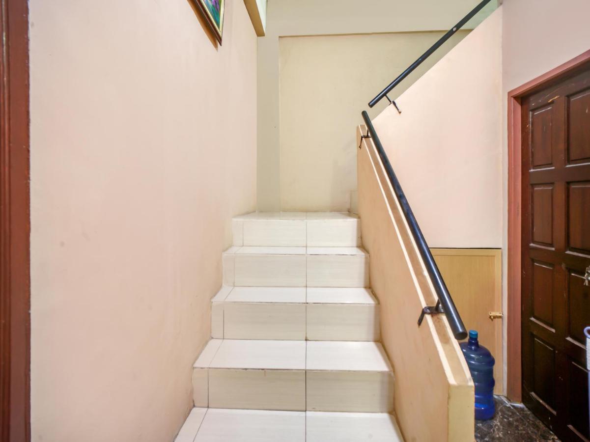 Nongsa Oyo 90024 Botania Homestay & Cafe מראה חיצוני תמונה