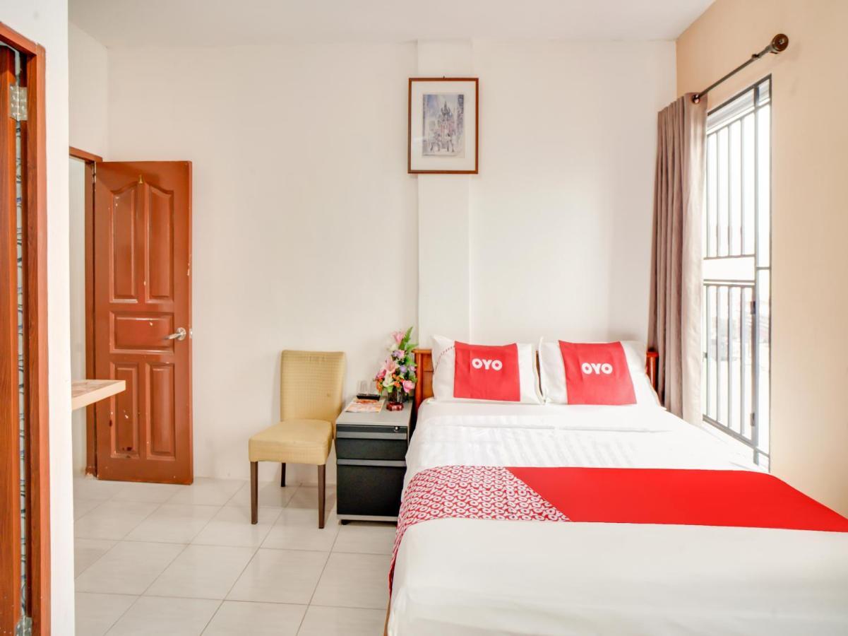 Nongsa Oyo 90024 Botania Homestay & Cafe מראה חיצוני תמונה